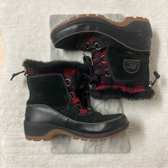 Sorel Tivoli III Winter Boots Size 8 Plaid Red Black Waterproof Soles Faux Fur - Picture 3 of 15